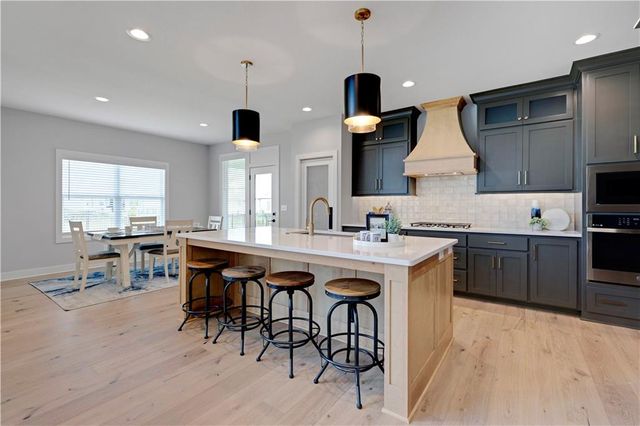 13010 W 174th Terrace, Overland Park, KS 66221