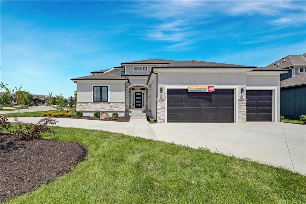 13010 W 174th Terrace, Overland Park, KS 66221