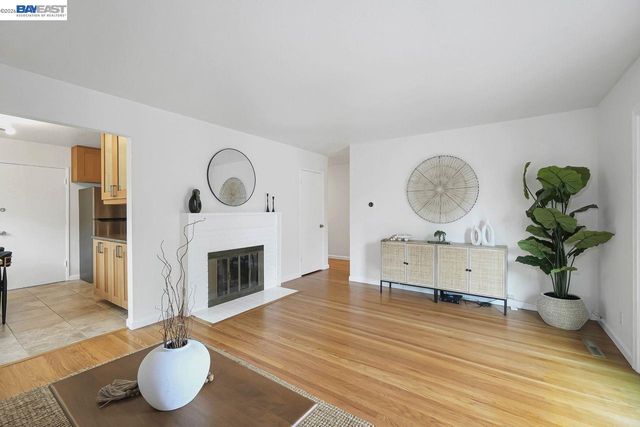 35975 Ruschin Dr, Newark, CA 94560