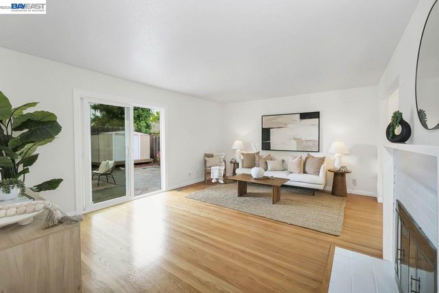 35975 Ruschin Dr, Newark, CA 94560