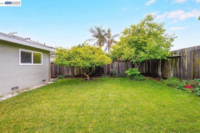 35975 Ruschin Dr, Newark, CA 94560