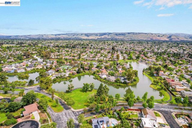 35975 Ruschin Dr, Newark, CA 94560