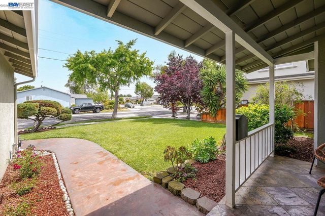 35975 Ruschin Dr, Newark, CA 94560