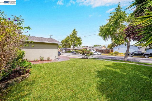 35975 Ruschin Dr, Newark, CA 94560