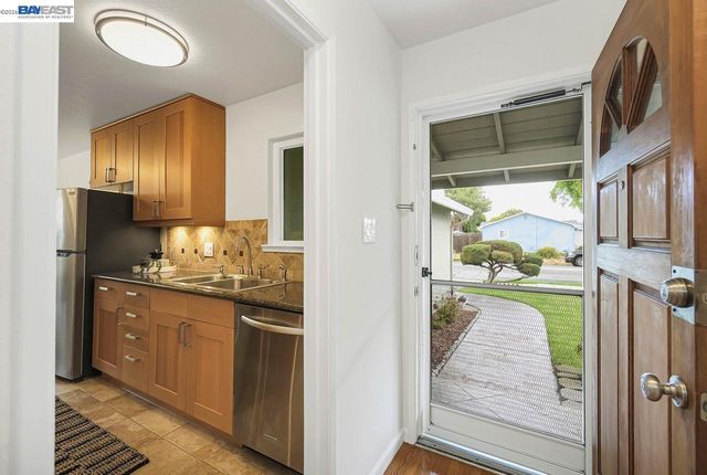 35975 Ruschin Dr, Newark, CA 94560