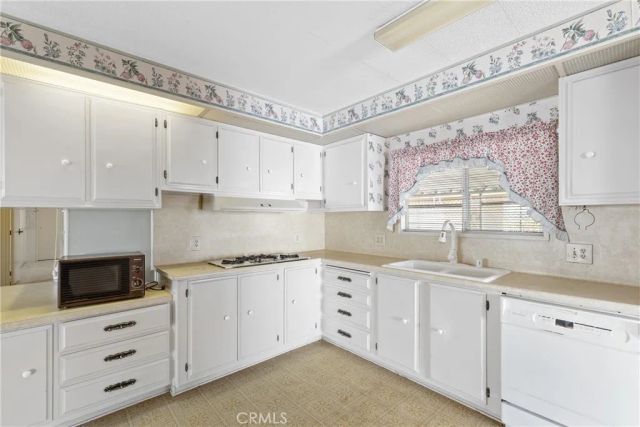 1525 W Oakland 62, Hemet, CA 92543