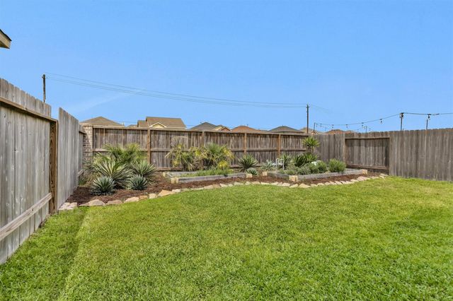 11833 Beachberry Drive, Houston, TX 77034