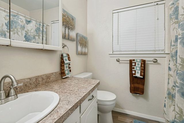 1008 Sherwood Drive, Bedford, TX 76022