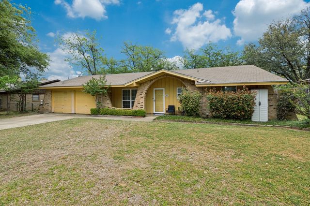 1008 Sherwood Drive, Bedford, TX 76022