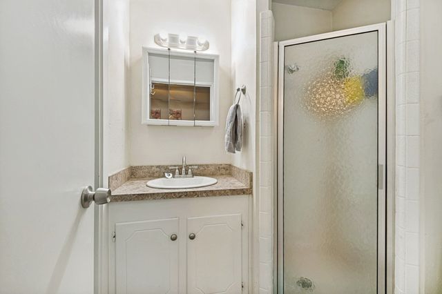 1008 Sherwood Drive, Bedford, TX 76022