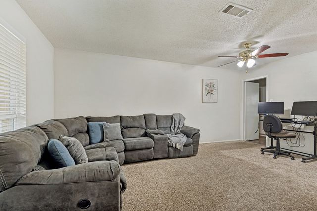 1008 Sherwood Drive, Bedford, TX 76022