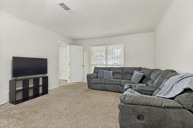 1008 Sherwood Drive, Bedford, TX 76022