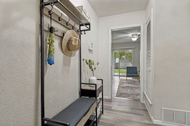 1008 Sherwood Drive, Bedford, TX 76022