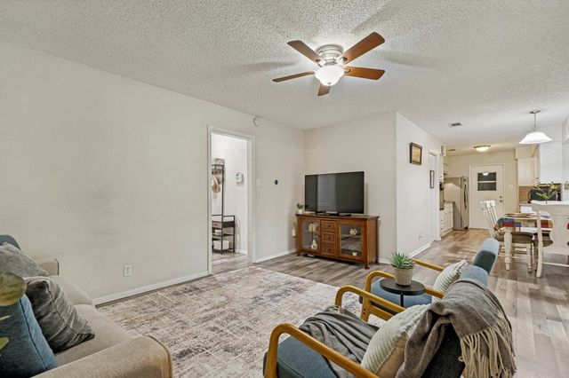 1008 Sherwood Drive, Bedford, TX 76022