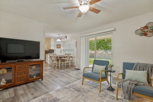 1008 Sherwood Drive, Bedford, TX 76022