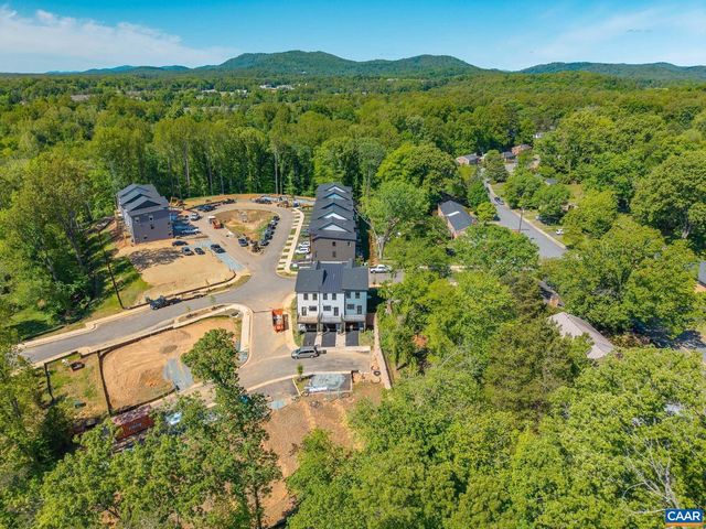 302 FLINT DR, Charlottesville, VA 22903