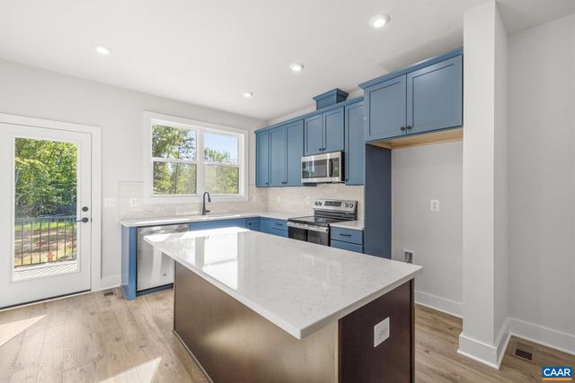 302 FLINT DR, Charlottesville, VA 22903
