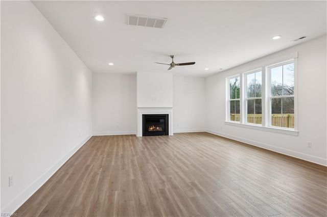 3413 Mintonville Point DR, Suffolk, VA 23435