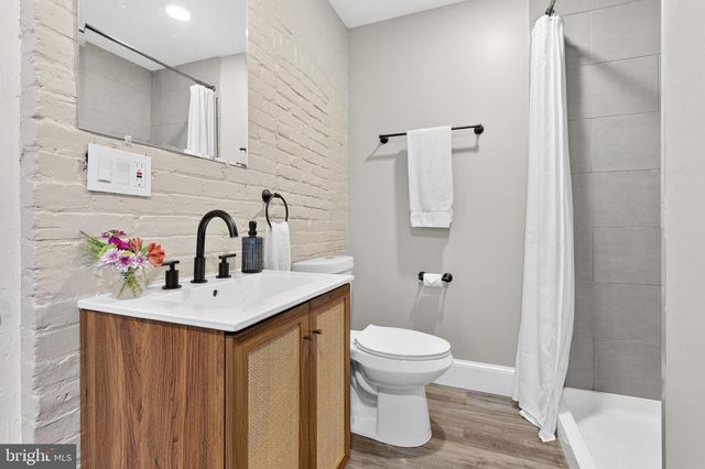 806 N SHIPPEN ST, Lancaster, PA 17602