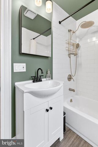 806 N SHIPPEN ST, Lancaster, PA 17602