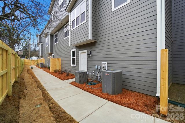 8931 Sharonbrook Drive, Charlotte, NC 28210