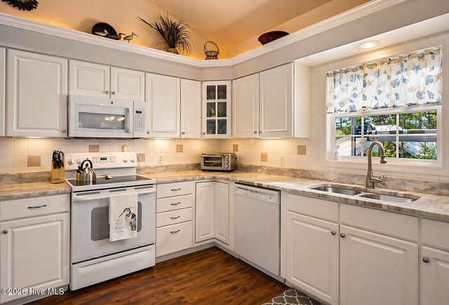 108 NW 25th Street, Oak Island, NC 28465