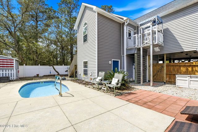 108 NW 25th Street, Oak Island, NC 28465