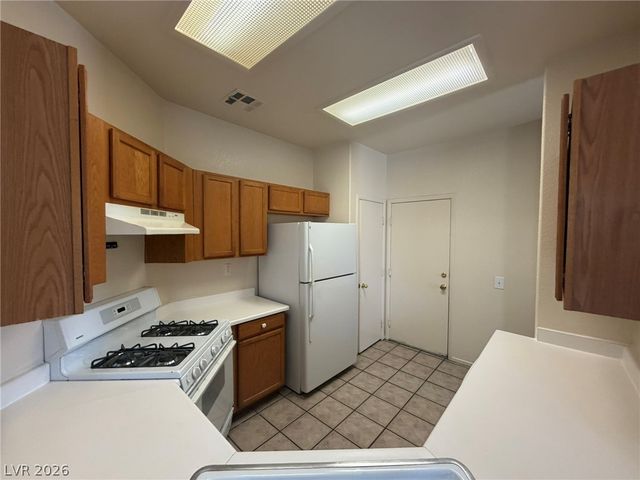 7821 SUNGROVE Court, Las Vegas, NV 89131