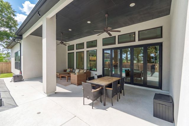 10561 Lake Palmetto Drive, Conroe, TX 77385