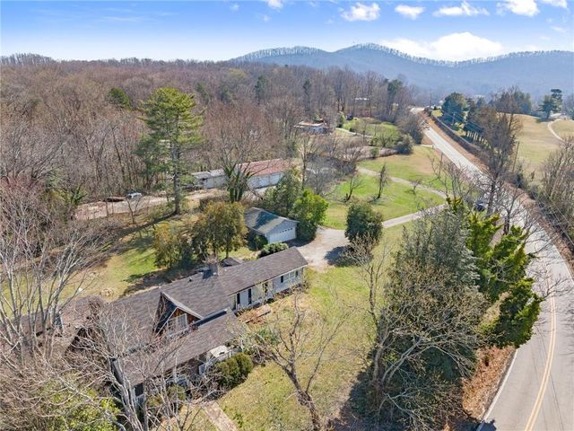 111 Skitts Mountain Road, Cleveland, GA 30528