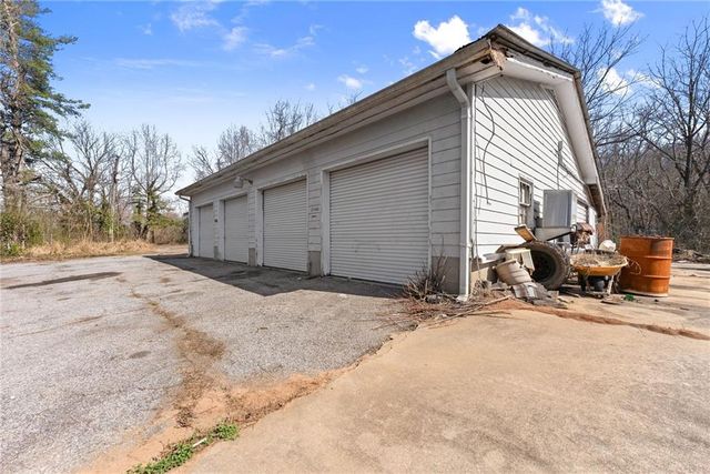 111 Skitts Mountain Road, Cleveland, GA 30528