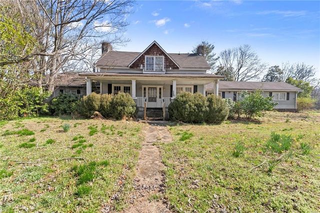 111 Skitts Mountain Road, Cleveland, GA 30528