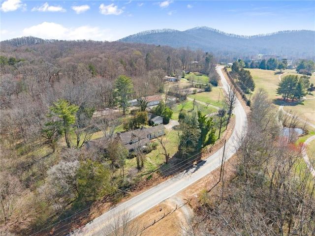 111 Skitts Mountain Road, Cleveland, GA 30528