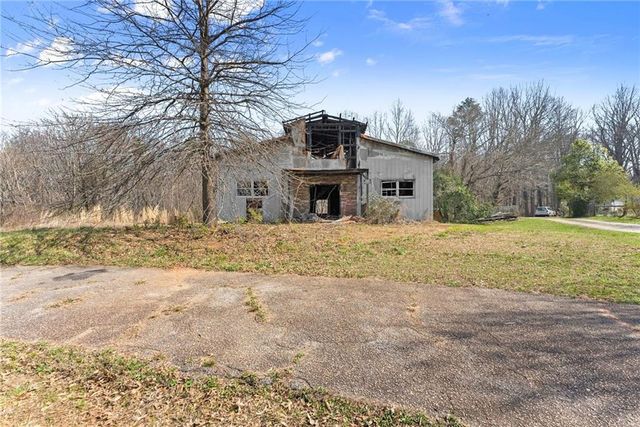 111 Skitts Mountain Road, Cleveland, GA 30528