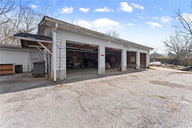 111 Skitts Mountain Road, Cleveland, GA 30528