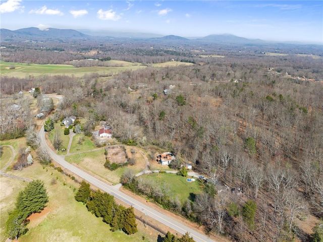 111 Skitts Mountain Road, Cleveland, GA 30528