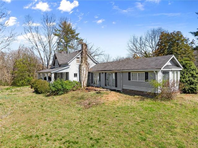 111 Skitts Mountain Road, Cleveland, GA 30528