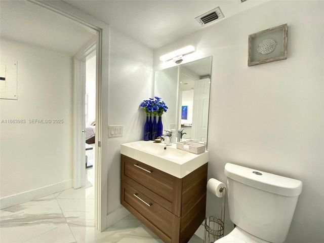 3530 Mystic Pointe Drive 3014, Aventura, FL 33180