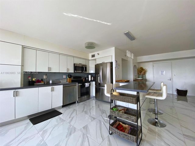 3530 Mystic Pointe Drive 3014, Aventura, FL 33180
