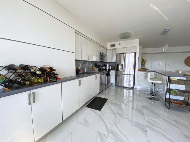 3530 Mystic Pointe Drive 3014, Aventura, FL 33180