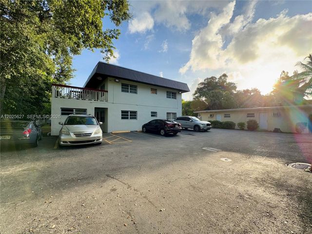 610 NE 123rd St 203, North Miami, FL 33161