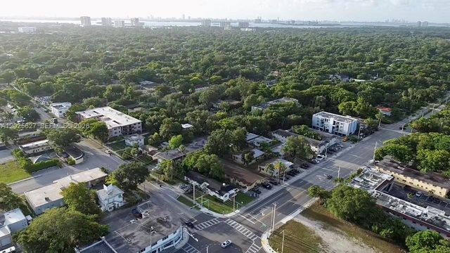 610 NE 123rd St 203, North Miami, FL 33161
