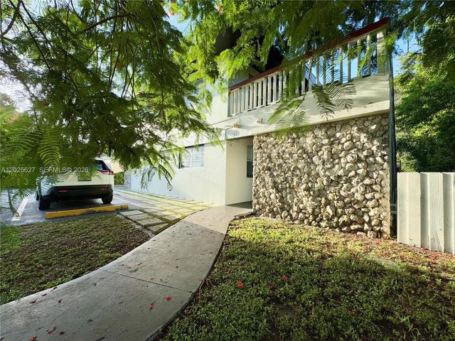 610 NE 123rd St 203, North Miami, FL 33161