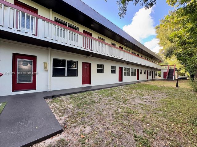 610 NE 123rd St 203, North Miami, FL 33161