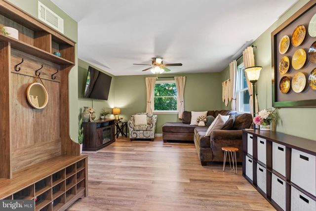 529 FAIRWAY DR, Camp Hill, PA 17011