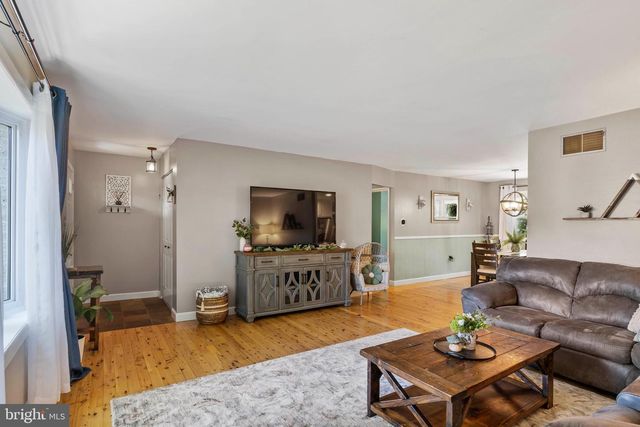 529 FAIRWAY DR, Camp Hill, PA 17011