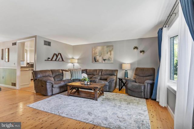 529 FAIRWAY DR, Camp Hill, PA 17011