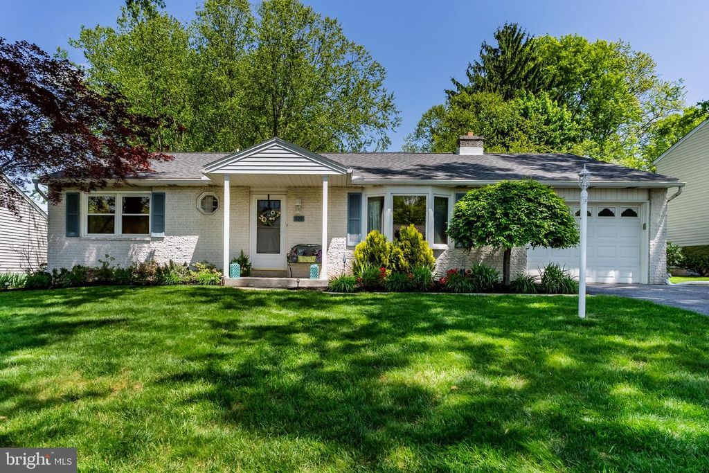 529 FAIRWAY DR, Camp Hill, PA 17011