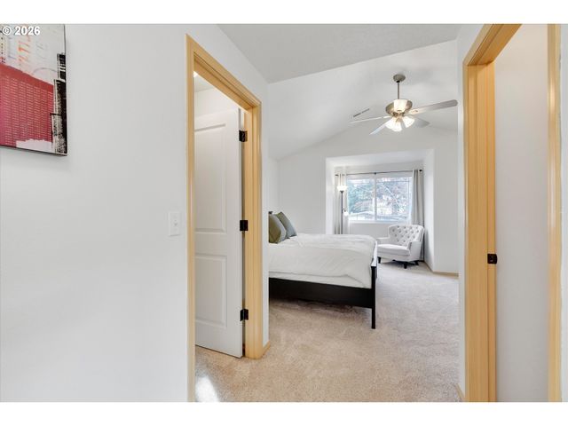 9126 Se ASH St, Portland, OR 97216