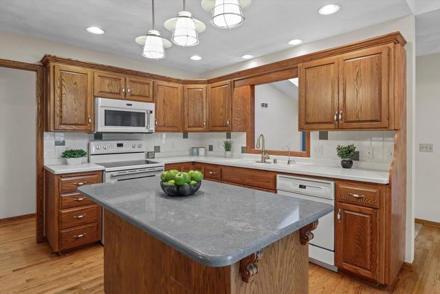 719 N Thompson Road, Sun Prairie, WI 53590